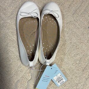 Cat & Jack White Dress Shoes Minimalist Design